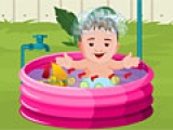 Игра Baby Outdoor Bathing